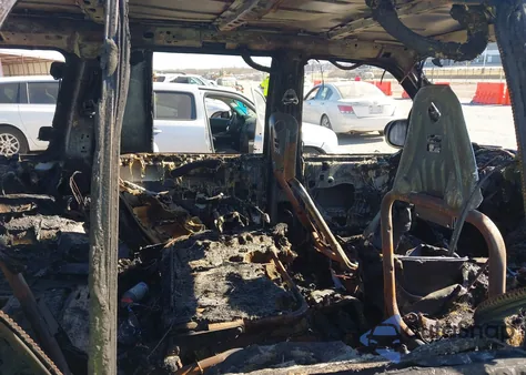 2000 Ford Expedition Eddie Bauer z USA, uszkodzony, nr VIN 1FMPU18L9YLB08002